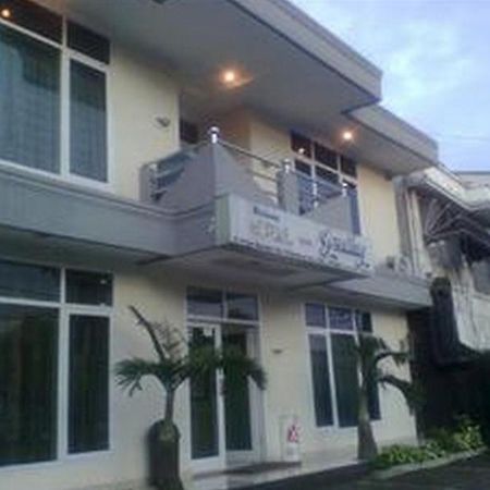 Hotel Gemilang Bandung Exterior photo